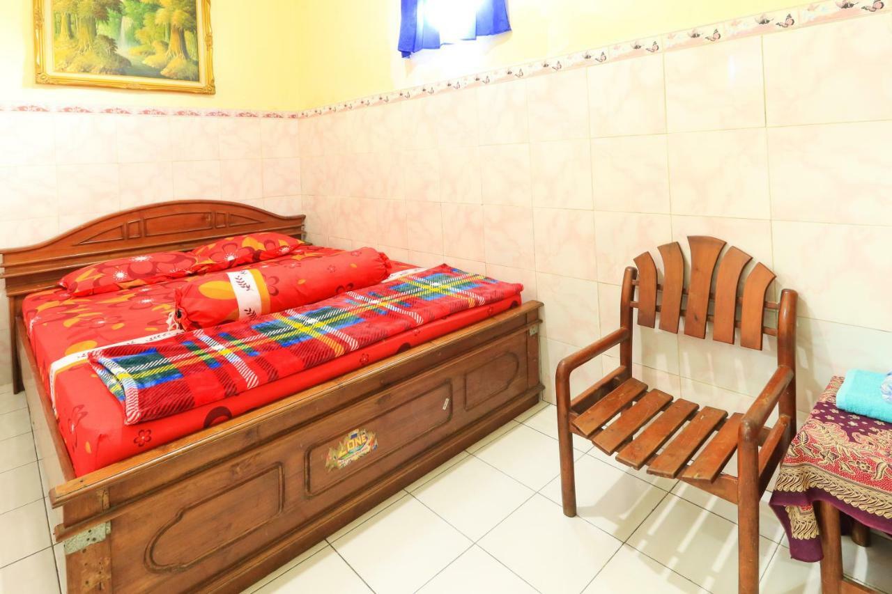 Dharmawati Homestay Syariah At Terminal Purabaya Waru Exterior foto