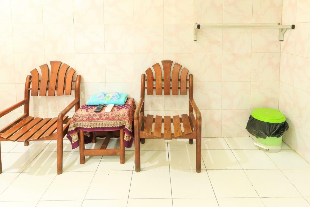 Dharmawati Homestay Syariah At Terminal Purabaya Waru Exterior foto