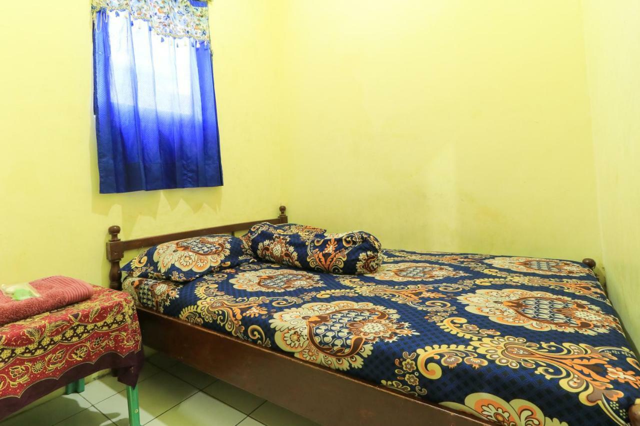 Dharmawati Homestay Syariah At Terminal Purabaya Waru Exterior foto