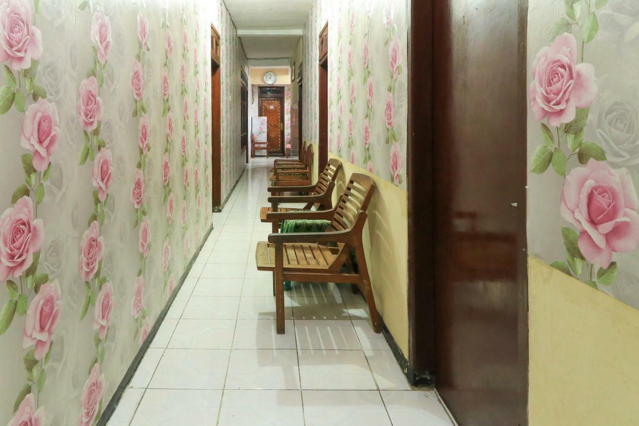 Dharmawati Homestay Syariah At Terminal Purabaya Waru Exterior foto